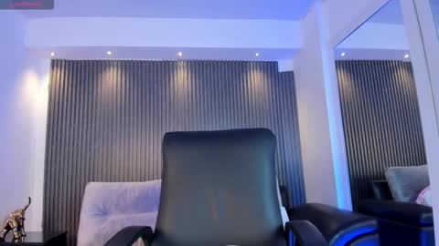 Alessia  Everyday From 0530 to 1430 Col Time online show from 11-26-25, 11:44