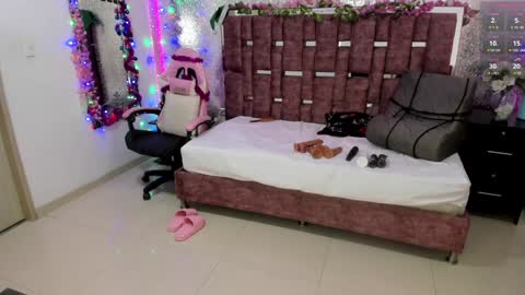 Snapshot of alessiadouce chatting on 12-19-24, 08:44 Alessia online show from 12-19-24, 08:44