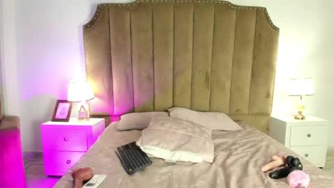 Alessia online show from 04-22-26, 01:23