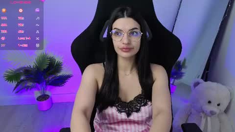 Snapshot of alessyaaa chatting on 06-17-26, 10:28 Ale online show from 06-17-26, 10:28