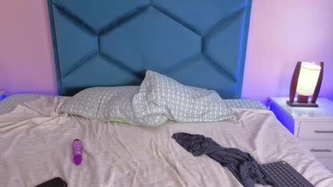 AleSweett online show from 04-16-26, 07:36