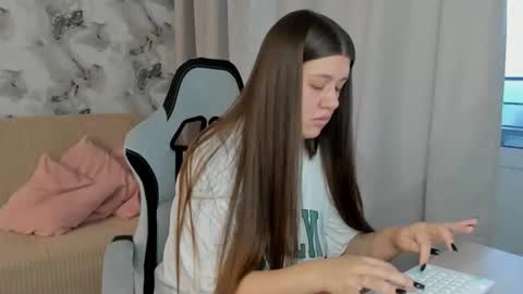 Aletta Oushen online show from 10-08-25, 11:41