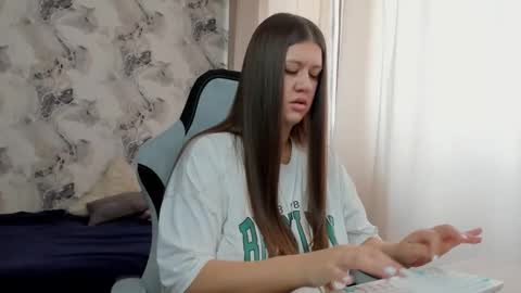 Aletta Oushen online show from 04-28-26, 06:07