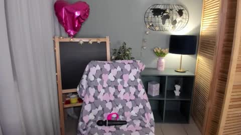 alettablacck online show from 10-16-25, 01:17