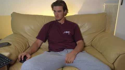 Alex83530 online show from 10-21-25, 08:04