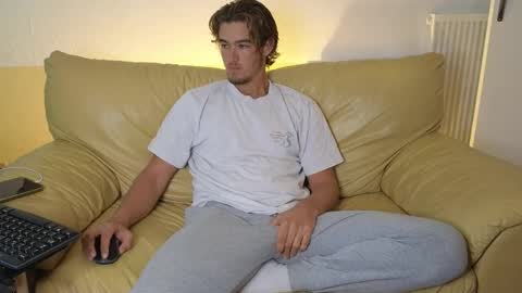 Alex83530 online show from 10-24-25, 08:33