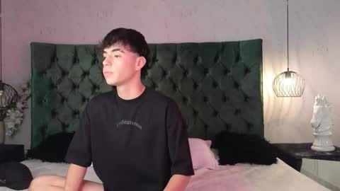 alex online show from 10-10-25, 01:43