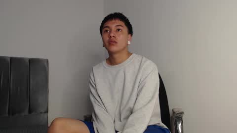 Snapshot of alex__lover chatting on 11-09-25, 02:32 Owen online show from 11-09-25, 02:32