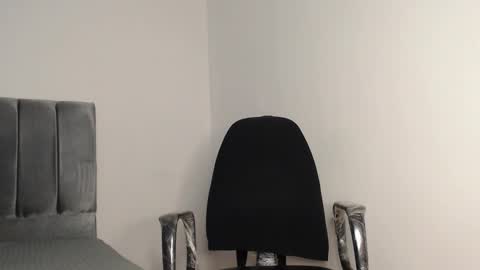 Snapshot of alex__lover chatting on 11-15-25, 02:42 Owen online show from 11-15-25, 02:42