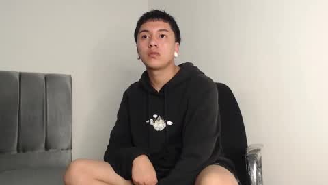 Snapshot of alex__lover chatting on 11-26-25, 02:12 Owen online show from 11-26-25, 02:12