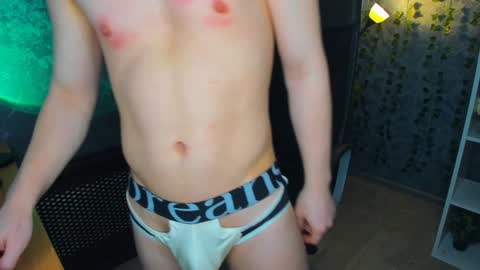 Snapshot of alex__sweet chatting on 01-31-25, 12:40 your Alex online show from 01-31-25, 12:40