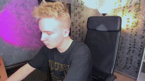 Snapshot of alex__sweet chatting on 02-08-25, 06:54 your Alex online show from 02-08-25, 06:54