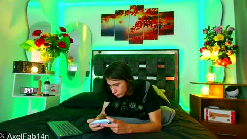 sneider online show from 02-18-25, 07:09