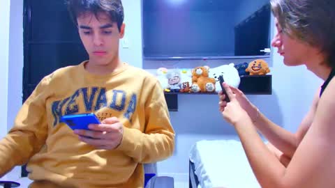 sneider online show from 12-21-25, 05:03