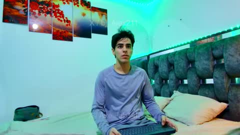 sneider online show from 03-15-26, 03:23