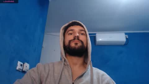 Snapshot of alex_blu chatting on 10-04-25, 09:51 Alex online show from 10-04-25, 09:51