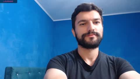 Snapshot of alex_blu chatting on 10-09-25, 09:13 Alex online show from 10-09-25, 09:13