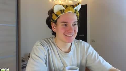 FAVORITE online show from 02-26-25, 02:46