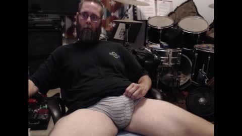 alex_dumble online show from 10-28-25, 01:09