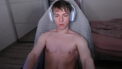 Snapshot of alex_gotcha chatting on 09-27-25, 01:43 Alex online show from 09-27-25, 01:43