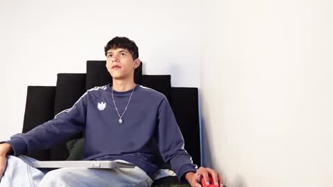 alex_mark_ online show from 10-20-25, 01:44