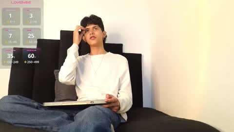 alex_mark_ online show from 12-15-25, 01:37