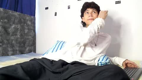 alex_mark_ online show from 04-20-26, 08:10