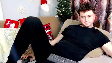 Snapshot of alex_onelove chatting on 12-17-24, 08:21 Alex online show from 12-17-24, 08:21