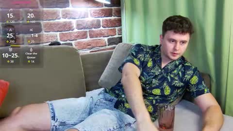 Snapshot of alex_onelove chatting on 09-26-25, 07:56 Alex online show from 09-26-25, 07:56