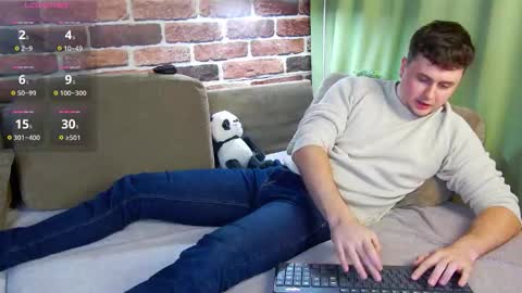 Snapshot of alex_onelove chatting on 10-27-25, 06:56 Alex online show from 10-27-25, 06:56