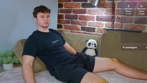 Snapshot of alex_onelove chatting on 12-14-25, 06:41 Alex online show from 12-14-25, 06:41