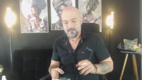 Alex Saints online show from 11-16-25, 04:23