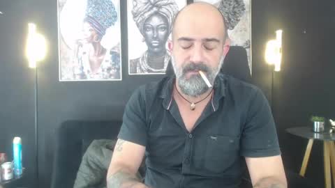 Alex Saints online show from 04-25-26, 01:41