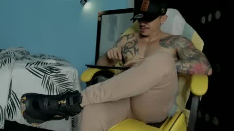 alex_sthorm online show from 10-02-25, 03:24