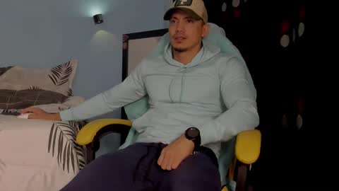 alex_sthorm online show from 11-17-25, 04:40