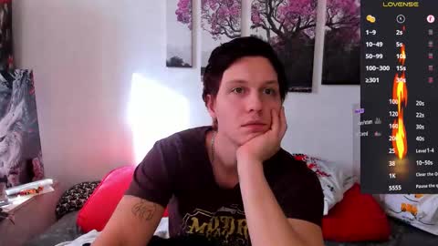 Alex WandHot online show from 10-28-25, 07:56