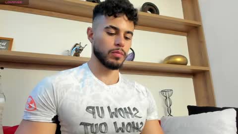 alex_wolf05 online show from 04-11-26, 08:24