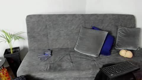 Alex Woll online show from 09-17-25, 09:33