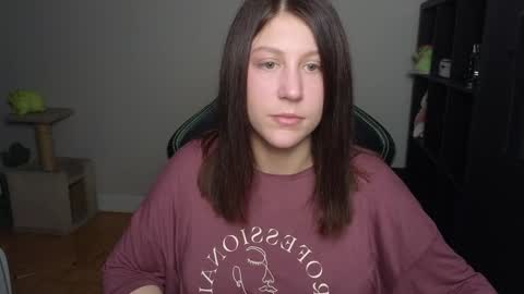 dont be afraid to click social media link its  working  just click on that  online show from 02-07-25, 11:24