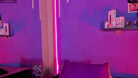 Snapshot of alexa_espinoza chatting on 02-18-25, 05:42 Alexa online show from 02-18-25, 05:42