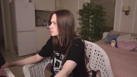 Snapshot of alexa_feels chatting on 10-11-25, 03:32 Little Duck homie online show from 10-11-25, 03:32