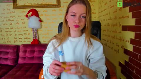 Snapshot of alexa_glory chatting on 12-20-25, 10:55 Alexa online show from 12-20-25, 10:55