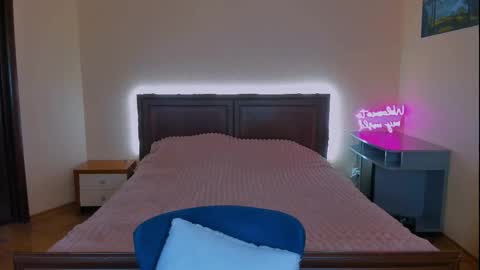 Snapshot of alexa_glory chatting on 03-25-26, 10:38 Alexa online show from 03-25-26, 10:38