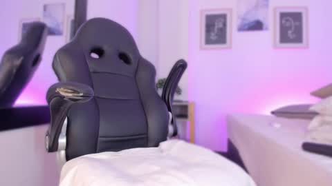 Alexa Millers online show from 03-08-25, 07:27