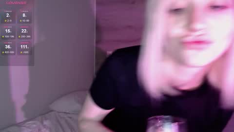 Snapshot of alexa_novak chatting on 11-18-25, 07:40 Alexa online show from 11-18-25, 07:40