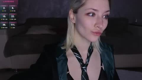 Snapshot of alexa_novak chatting on 12-15-25, 03:22 Alexa online show from 12-15-25, 03:22