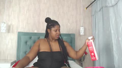Snapshot of alexa_roussee chatting on 01-16-25, 02:09 Alexa online show from 01-16-25, 02:09