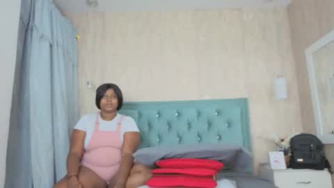 Snapshot of alexa_roussee chatting on 09-12-25, 12:27 Alexa online show from 09-12-25, 12:27