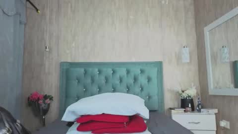 Snapshot of alexa_roussee chatting on 09-25-25, 12:31 Alexa online show from 09-25-25, 12:31