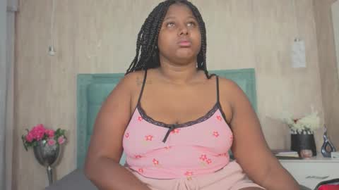 Snapshot of alexa_roussee chatting on 09-29-25, 12:10 Alexa online show from 09-29-25, 12:10